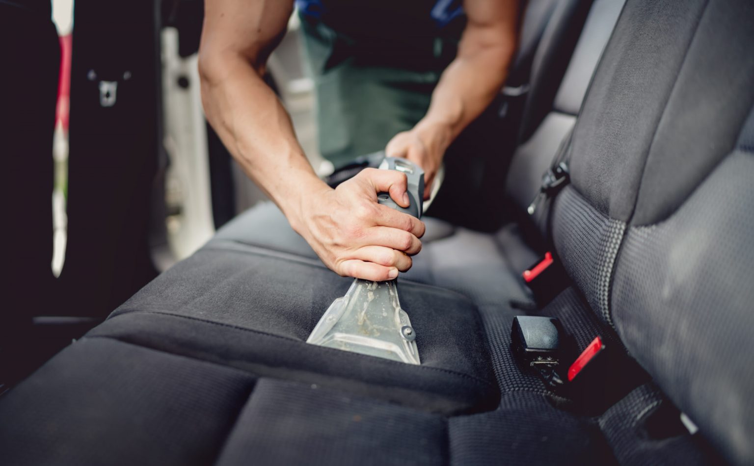 Close,Up,Details,Of,Car,Detailing,-,Cleaning,And,Vacuuming Close,Up,Details,Of,Car,Detailing,-,Cleaning,And,Vacuuming